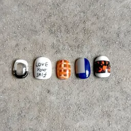 成人式前にオーダーネイルチップ作成しませんか?✨💅シンプルデザインからアートまで¥5500〜¥11000