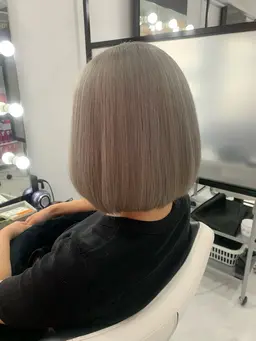 フルブリーチ＋ブロンドカラー＋トリートメント