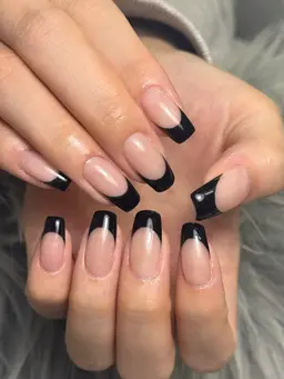 【12月​〜​】他店オフ込み⭐︎10本フレンチネイル💅（ハンド）※補足説明必読