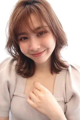 U24ミディアムレイヤーカット（SNS用で写真、動画撮らせて頂きます。）