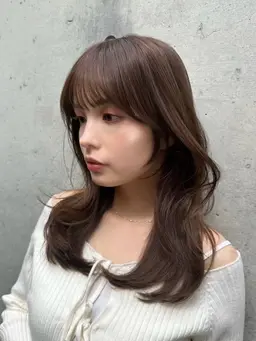 韓国レイヤーカットモデル　毛先2センチ以上切らせてくれる方のみ　（10代​〜​20代お顔ありで撮影可能な方のみ。）