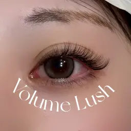 ✨ボリュームラッシュ300本🙆🏻‍♀️オフあり（シングル目安110-120本）🤍期間限定🤍