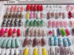 カラーは400色からお選べて頂きます。整爪、甘皮ケア 保湿オイル込みからー パーツのご変更OKソフトジェルオフ込み