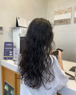 🍏くせ毛風パーマ ⟡.·*. 調整カットあり‪✨️補修トリートメント付き♡なりたいニュアンスを簡単に演出⟡.·