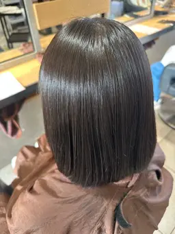 ご新規様限定‼️カット➕プレミアムストレート✨（トリートメント付き）