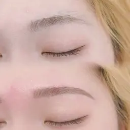 美眉スタイリング(Wax＋眉カット＋毛抜き＋メイク付き)