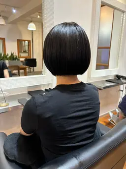 ワンレングスのボブカット
