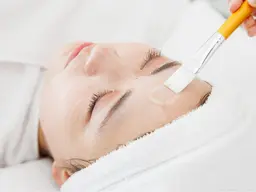 ＜平日・10名限定＞年末キャンペーン🌷通常価格¥16,500→¥4,500でご案内！【毛穴＋美容液導入コース】