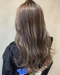 カット＋３Ｄハイライトカラー＋色持ちケアトリートメント⚠️２回目以降¥18780