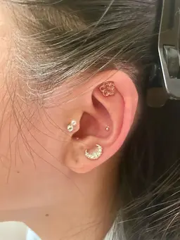 💎耳ツボジュエリー💎　　　　　　　　　　お試し🔰両耳10粒（マッサージ付）