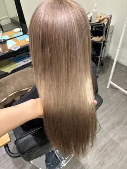 ブリーチ+オンカラー+美潤トリートメント🫧