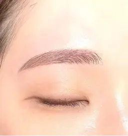 眉ワックス＋パーマモデル募集！6,400円メニューが限定価格で♪ 眉パーマで1本1本の動きをコントロール✅