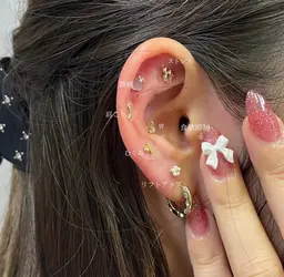 耳ツボジュエリー 両耳で10粒まで💎⋆.是非ネイルと一緒にどうぞ🤍✨