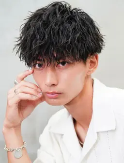 『クリスマス限定🎄🤶』【ツイストスパイラルパーマ】＋【3Dメンズカット】＋【ケアトリートメント】50%off‼️