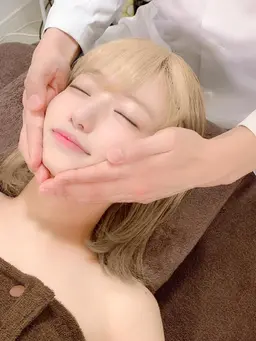 【1番人気最先端はいふ💆‍♀】1度で小顔！フェイスラインアップ！小顔矯正💆‍♀️×840ショット🔥
