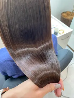 整えカット+髪質改善ストレート+トリートメント+ヘッドスパ 施術時間3時間半〜4時間