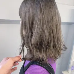 カット+ブリーチ+フルカラー ¥9800