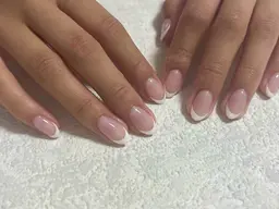 フレンチ（ベースクリア、ラメライン付き）オフなし💅