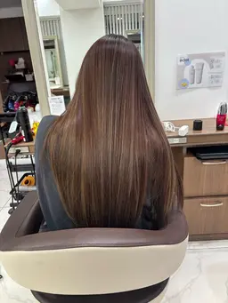 夏にぴったり🌺✨筋感たっぷりハイライト💝 + 黄ばみゼロ😳オンカラー＋うるおいトリートメント🫧