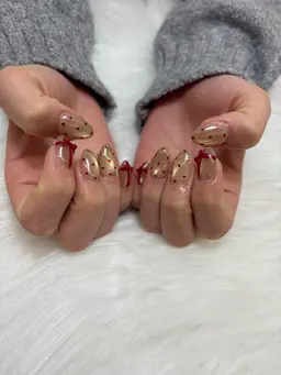 持ち込みデザイン♥️✨ 【プロのネイリストによるモデル価格】持ち込みデザイン可能/パーツつけ放題/ジェルオフ無料