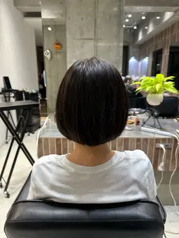 【平日朝限定☀️】ボブカット✂︎＋トリートメント🫧(月、水、9時30分、火、8時30分、金、10時30分)