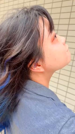 元は赤色カラーからにワンカラーで青色に