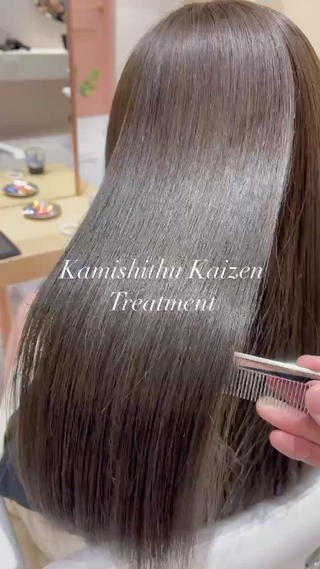 髪質改善 酸熱トリートメントの特徴
・髪を根本的に改善、補修、強化できる
・トリートメント効果が1ヵ月半前後持続する
・髪を傷めずに自然なストレートにできる
.
酸熱トリートメントの役割は、熱と酸のチカラで髪をより強く結合し、根本的に髪のダメージを修復、改善、強化することです。
.
カットも得意ですのでカットのご予約もお待ちしております