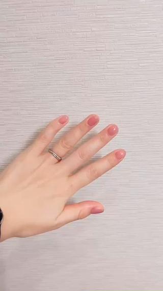肉球ネイル
普段はお仕事でネイルをしていなかったですが〝気分転換に短めのショートネイルも楽しんでみたい〟とお越しくださいましたお手元が明るくなると気持ちも明るくなりますよね職場で派手なネイルができなくても、肌なじみの良いスキンカラーなら上品にお手元を演出してくれるはず〝とても肌なじみが良くてキレイですね〟と素敵な笑顔お爪はちょっと見るだけで気持ちもしますよね〆は保湿ハンドトリートメントで指先から血流改善手も心も温かくなります
お一人おひとりのライフスタイルに合わせ大人女子の手肌を健康的に美しくをご提案させていただきます 