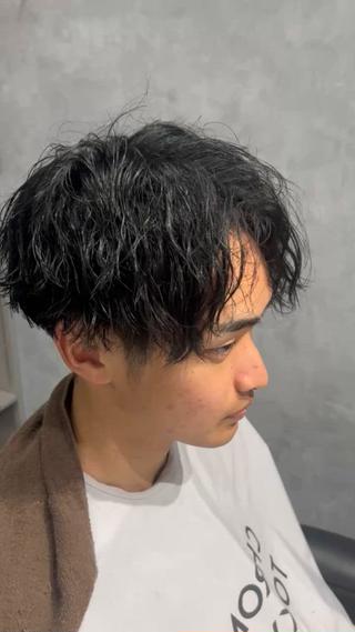 ミディアム パーマ メンズ 垢抜け・メンズパーマ 津山祐紀のヘアスタイル