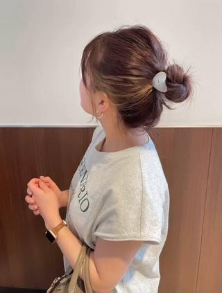 イヤリングカラー×アップスタイル
アップにするとイヤリング部分がしっかり見えて可愛いです
#イヤリングカラー
#おだんごヘア
#おだんごアレンジ
#アレンジ
#ブリーチ
#ラベンダーカラー
#ラベンダーココア
#暖色
#暖色カラー