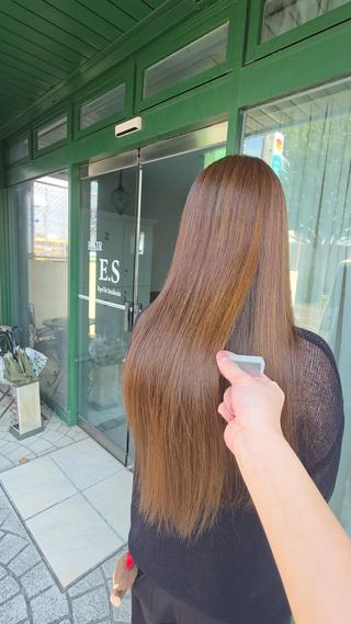 カラー ロング 川瀬 夢来のヘアスタイル