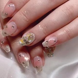 トレンドのチークネイル