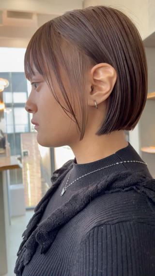 今最も人気のあるブリーチカラーといえばインナーカラーですよね!?
場面に合わせた可愛いヘアカラーにあなたもしてみませんか??
