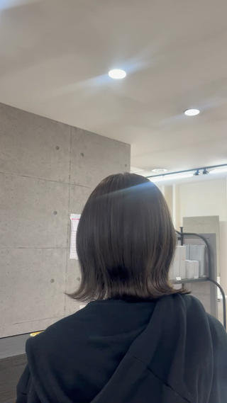 1ブリーチでグレージュ
ブリーチモデル様大募集しておりますので是非一度お任せください!