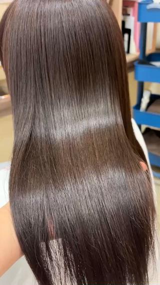 艶カラー×髪質改善ヘッドスパ
毛髪診断でしっかり髪質とダメージを見極め
最適なトリートメント剤を選定
施術中の反応の出方で仕上げの仕方・手法を変え
あなただけのオーダーメイド髪質改善
ストレート剤・酸性トリートメントなどの薬剤は一切使用していません