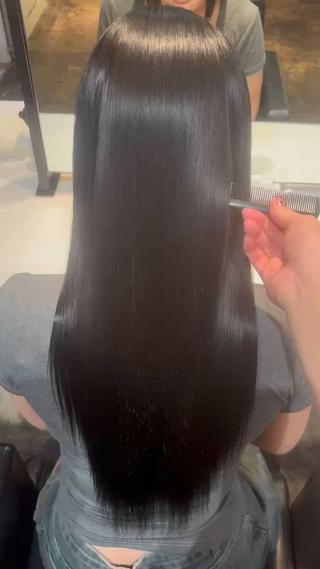 縮毛矯正でサラツヤ髪になれます 