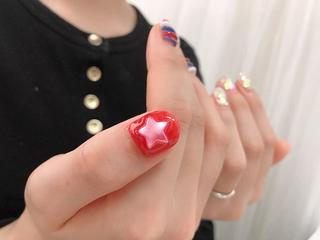 リピーター様ネイル
どれくらいお金かかる?
「ニュアンスアート5本 6500円」
ネイル完成にかかる時間は?
「120分」
このネイルが似合う爪は?
「ミドル〜ロング」
こだわりポイントは?
お題はアメリカ
️とぷくぷくアートがこだわりポイント!
どこに行っても、ネイル可愛い!!sooo cute!と言ってもらえるようにデザインしました!