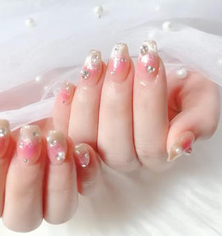 ネイル e’s nail Lumièreのネイルデザイン