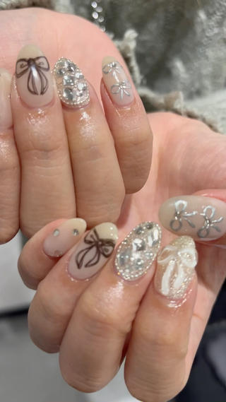 ネイル e’s nail Lumièreのネイルデザイン