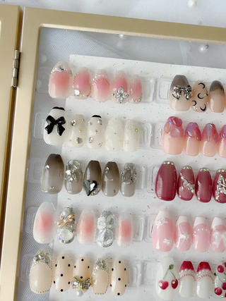 ネイル e’s nail Lumièreのネイルデザイン