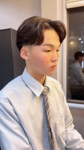 パーマ ハヤサカ マユキのヘアスタイル