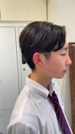 センターパート
サラッとバームで仕上げてかき揚げもでき
清楚感も抜群
女子ウケ作ってます!!