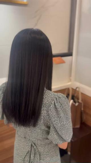 黒染めを使わずに透明感のある暗髪へ 