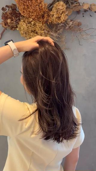 ロング アイナ ROCCOのヘアスタイル