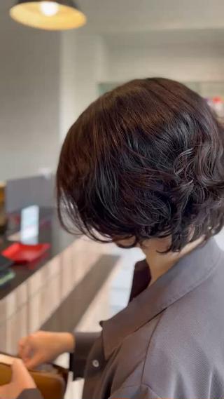 パーマ トウブ マサヤスのヘアスタイル