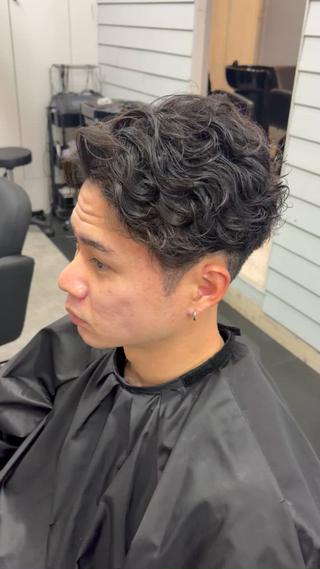 ショート カラー パーマ メンズ ブリーチ有無Wカラー メンズパーマ大成のヘアスタイル