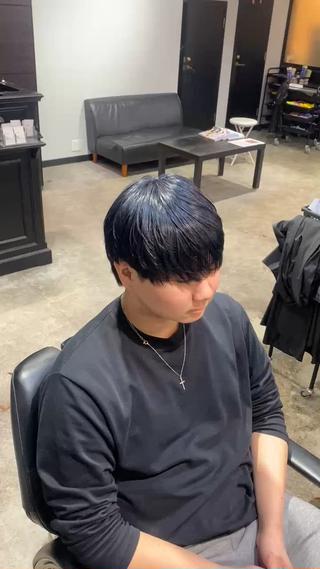 カット＋カラーで雰囲気抜群
青強めブルーブラック！ 