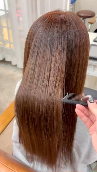 明るさを出しながら白髪染めもできます！
暖かみのある暖色ブラウンで艶々に 
