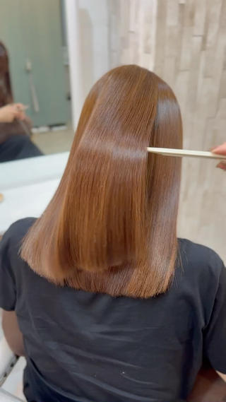 縮毛矯正履歴
〜艶のある柔らかい髪〜
︎︎︎︎ノーマルカメラ
︎︎︎︎乾かし方で艶感やまとまりが変わってきます!
自分で出来るホームケアの方法もお伝えします ̖́-