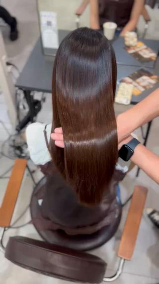 ロング 髪質改善ストレート× レイヤー🫧細見のヘアスタイル